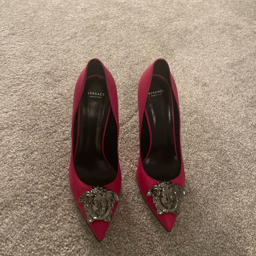 Versace pumps, size 39 1/2